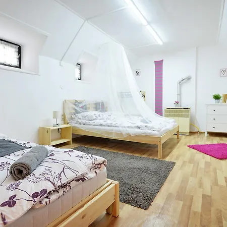 아파트 Bonbon Apartman 에게르